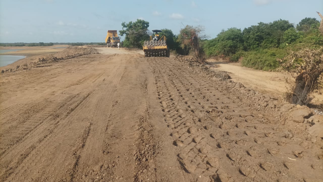 Rehabilitation of Kariyalainagapaduwan Tank - Image 4